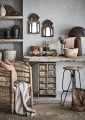 Stół Affari of Sweden z drewna z recyklingu to unikatowy i naturalny mebel z historią, dostępny w Ulica Ceramiczna & Home Design.