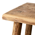 Stołek Affari of Sweden Riko z drewna z recyklingu to naturalny i funkcjonalny dodatek do wnętrza, dostępny w Ulica Ceramiczna & Home Design.