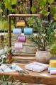 Wazon Margot Ib Laursen w kolorze terakoty z otworem Ø 20 cm – ręcznie wykonany, z organicznymi rowkami, skandynawski wazon ceramiczny | Ulica Ceramiczna&Home Design