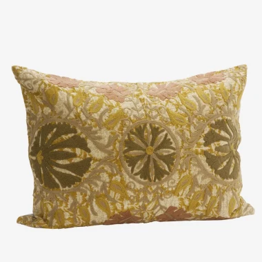 Madam Stoltz – Haftowana poszewka boho Suzani 50 × 70 cm