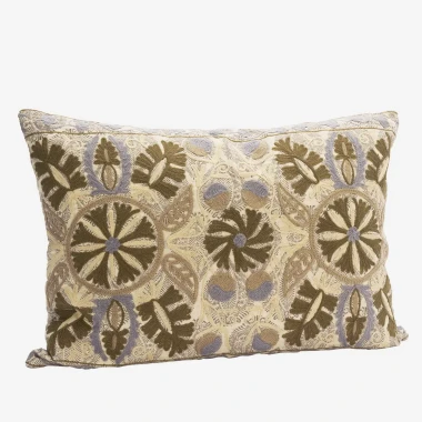 Madam Stoltz – Haftowana poszewka boho Suzani 50 × 70 cm