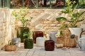 Zestaw dwóch donic Saigon w kolorze głębokiego brązu marki Ib Laursen. Stylowa dekoracja dla roślin dostępna w Ulica Ceramiczna &amp; Home Design.