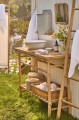 Konsola bambusowa Ib Laursen to lekki i naturalny mebel z dodatkową półką do przechowywania. Dostępna w Ulica Ceramiczna & Home Design.