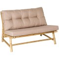 Bambusowa sofa wypoczynkowa Ib Laursen z kolorowymi poduszkami to naturalny i wygodny mebel do salonu lub na taras. Dostępna w Ulica Ceramiczna & Home Design.