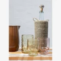 Dzbanek ceramiczny Madam Stoltz w kolorze cynamonowym to stylowy i praktyczny dodatek do stołu, dostępny w Ulica Ceramiczna & Home Design.