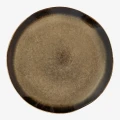 Talerz obiadowy Madam Stoltz 27 cm w cynamonowym kolorze to stylowy element zastawy, dostępny w Ulica Ceramiczna & Home Design.