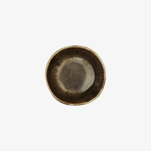 Miseczka ceramiczna Madam Stoltz 8,5 cm w cynamonowym kolorze to stylowy i praktyczny dodatek do stołu, dostępny w Ulica Ceramiczna & Home Design.