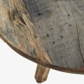Stół kawowy Madam Stoltz z drewna z recyklingu to unikatowy i naturalny mebel do salonu, dostępny w Ulica Ceramiczna & Home Design.