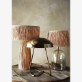 Stół kawowy Madam Stoltz z drewna z recyklingu to unikatowy i naturalny mebel do salonu, dostępny w Ulica Ceramiczna & Home Design.