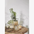 Stolik kawowy Madam Stoltz z drewna z recyklingu to unikatowy i naturalny mebel do salonu, dostępny w Ulica Ceramiczna & Home Design.