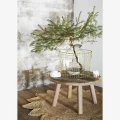 Stolik kawowy Madam Stoltz z drewna z recyklingu to unikatowy i naturalny mebel do salonu, dostępny w Ulica Ceramiczna & Home Design.