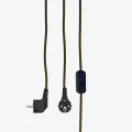 Lampa stołowa Madam Stoltz w kolorze ciemnej zieleni to elegancki i stylowy element oświetlenia, dostępny w Ulica Ceramiczna & Home Design.