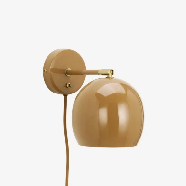 Madam Stoltz - Lampa ścienna emaliowana w kolorze dyniowym