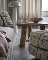 Stolik kawowy Affari of Sweden Riko z drewna z recyklingu to naturalny i unikatowy mebel do salonu, dostępny w Ulica Ceramiczna & Home Design.