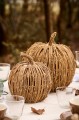 Dekoracyjna dynia z naturalnych gałązek Ib Laursen dostępna w sklepie Ulica Ceramiczna & Home Design. Idealna do tworzenia przytulnych jesiennych aranżacji i eleganckich dekoracji na Halloween.