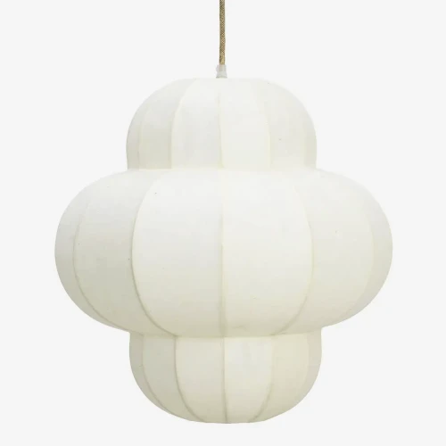 Papierowa lampa wisząca Madam Stoltz ze strukturalnego, niebielonego papieru w naturalnym kolorze off white.